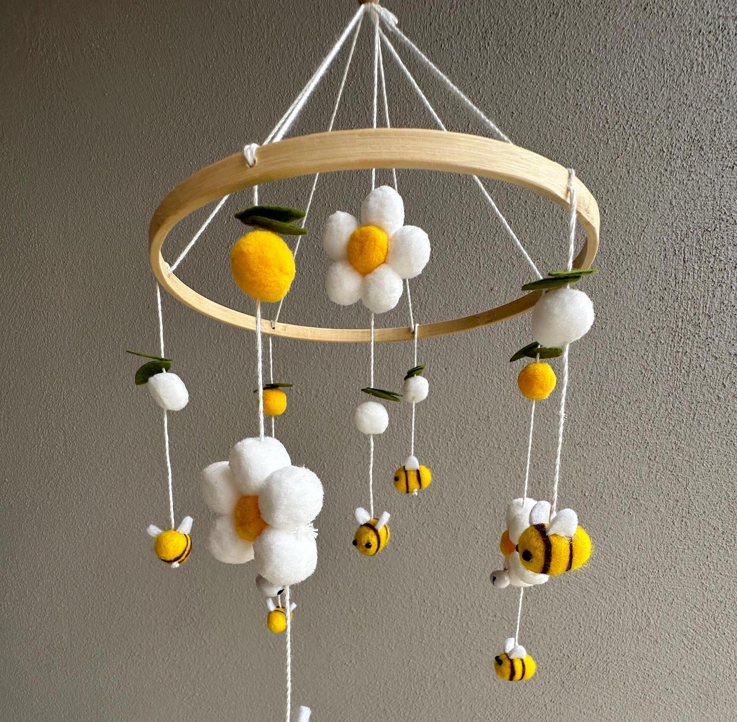 Bumblebees and flowers baby mobile, bee nursery decor theme, crib hanging decoration, bumble bee decor, busy bee baby gift,baby shower gift