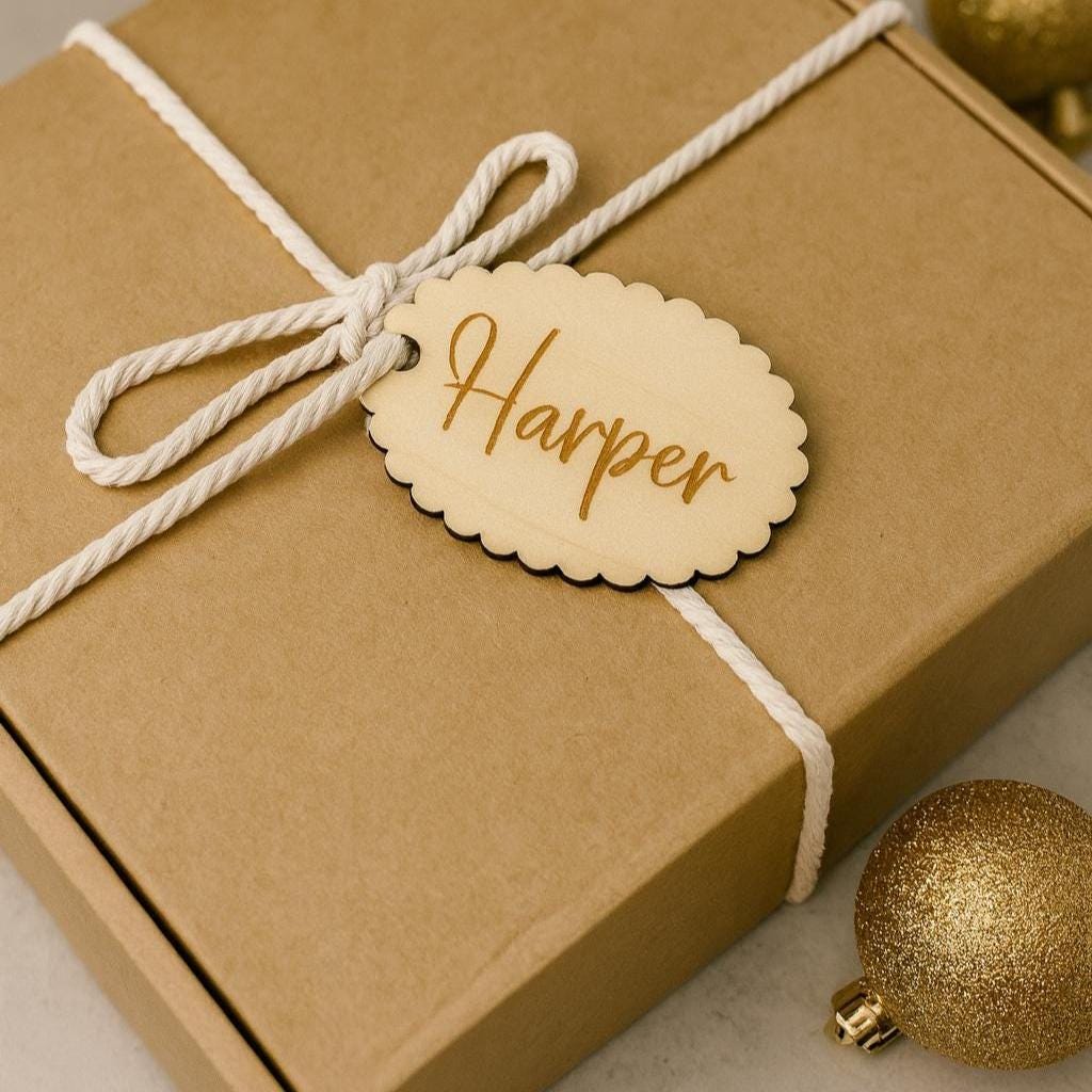 Personalised Reusable Wooden Gift Tag | Custom Christmas Timber Stocking Name Label | Modern Sustainable Xmas Tag | Bag Keyring | Scalloped