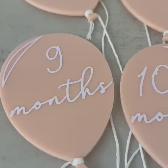 Balloon Monthly Milestone Discs Set | Balloon-Shaped Baby Photo Props | My First Year Set of 13 Acrylic Balloon Plaques
