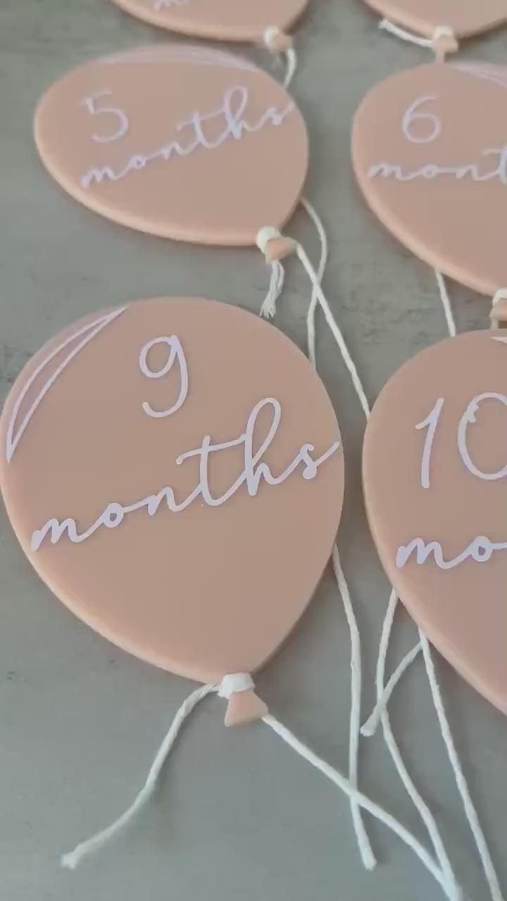 Balloon Monthly Milestone Discs Set | Balloon-Shaped Baby Photo Props | My First Year Set of 13 Acrylic Balloon Plaques